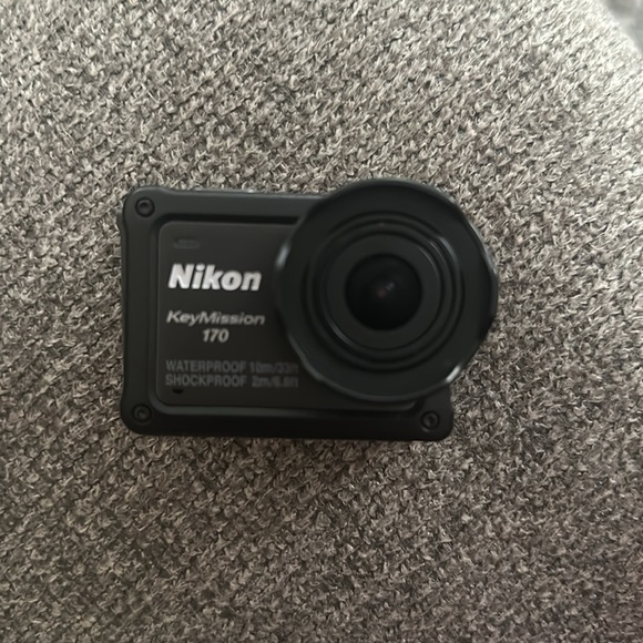 Nikon KeyMission 170 4K Action Camera w/ Starter Accessories: SanDisk 64GB - Picture 1 of 4